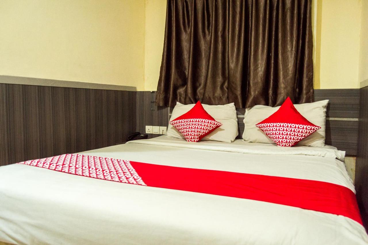 Collection O 625 Hotel Golden Gate Batam Exterior photo
