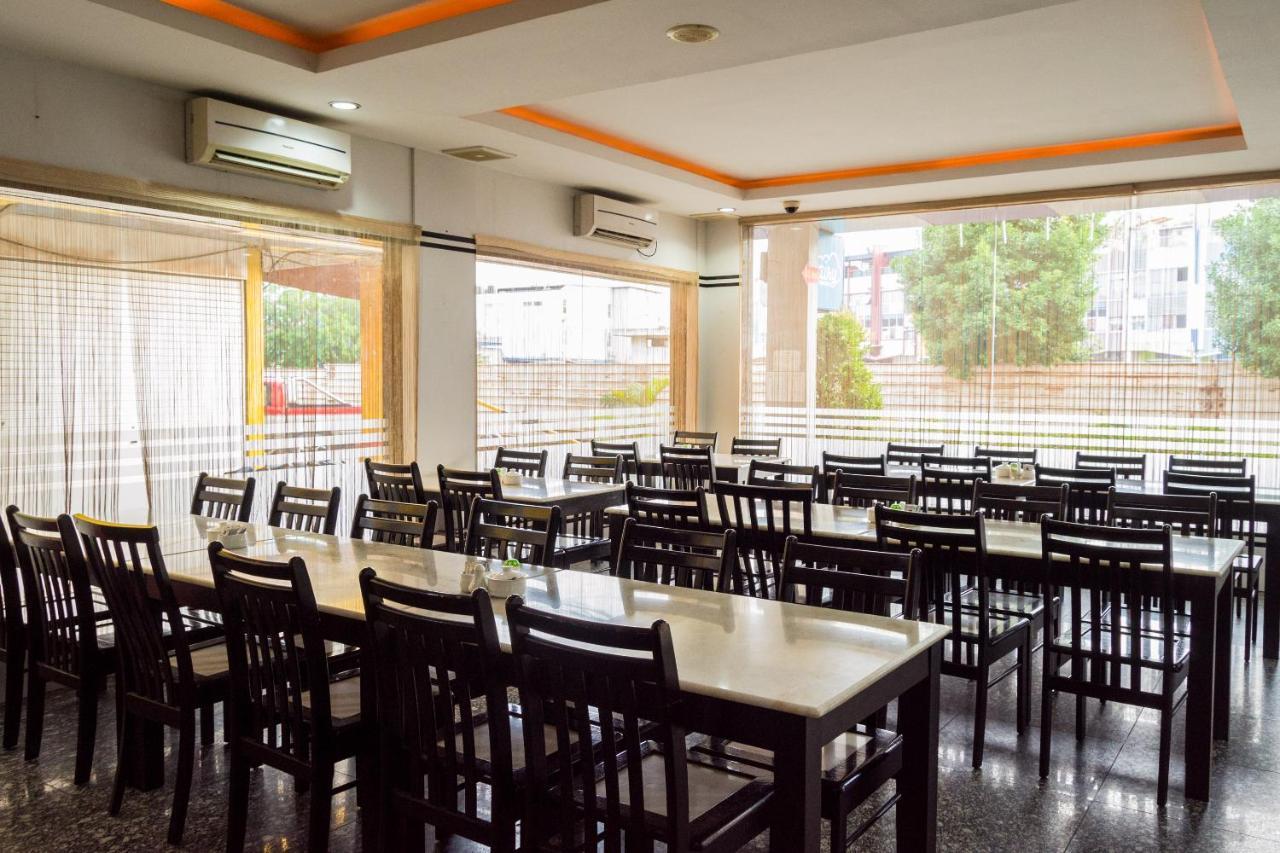 Collection O 625 Hotel Golden Gate Batam Exterior photo